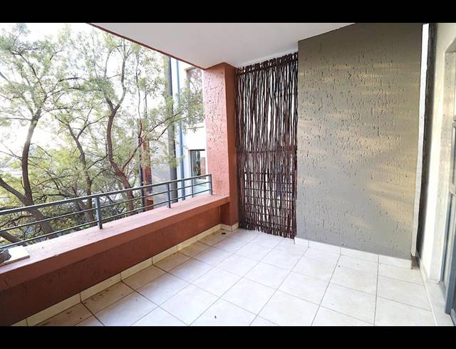 2 BEDROOM APARTMENT FOR SALE IN BRYANSTON